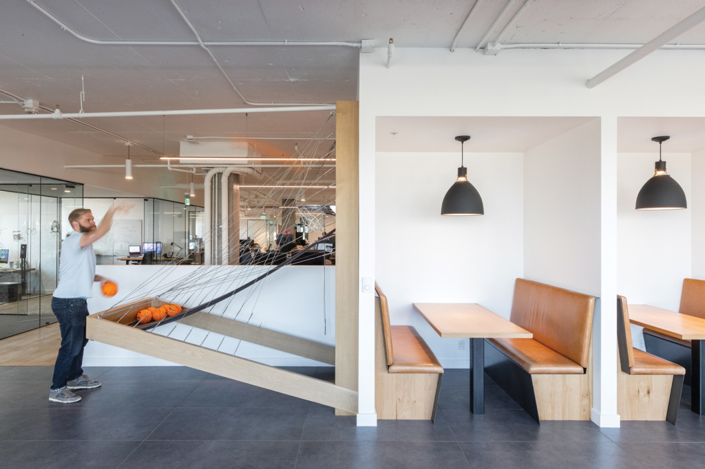 BonCom-Lunch-Room-Bball-Booths-Interior