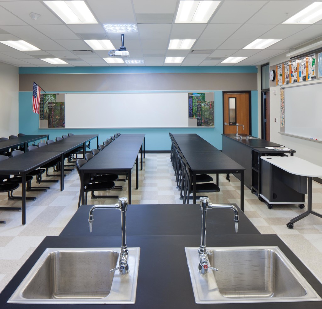 Albion-Middle-School-Interior-Science-Lab