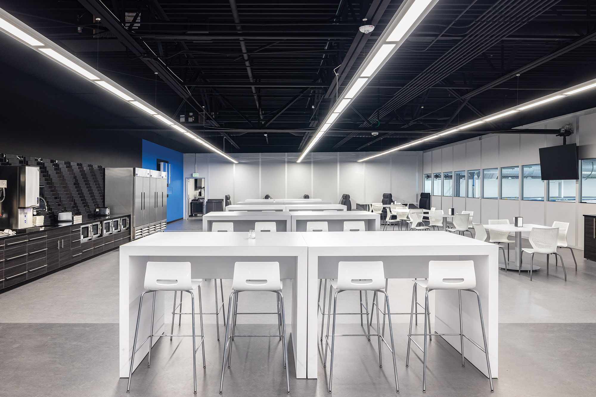 Williams-International-Blue-Phoenix-Interior-Tall-Tables-and-Kitchen