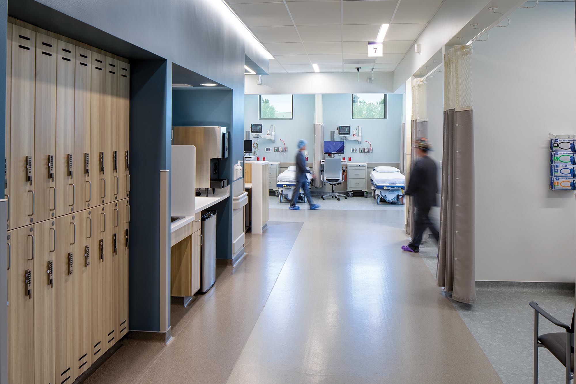 Intermountain-Health-Layton-ASC-Interior-Corridor-Staff