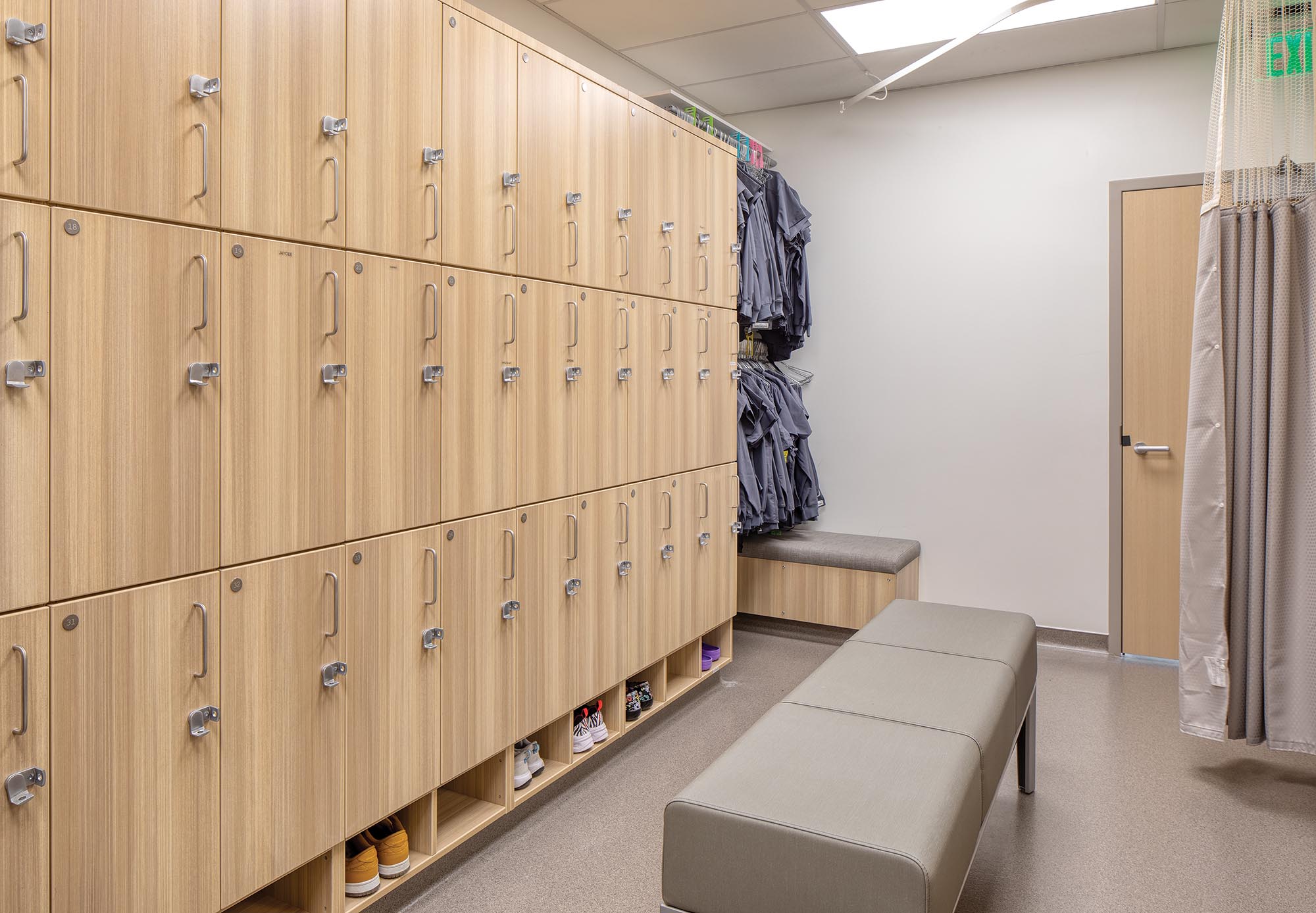 Intermountain-Health-Layton-ASC-Interior-Locker-Room
