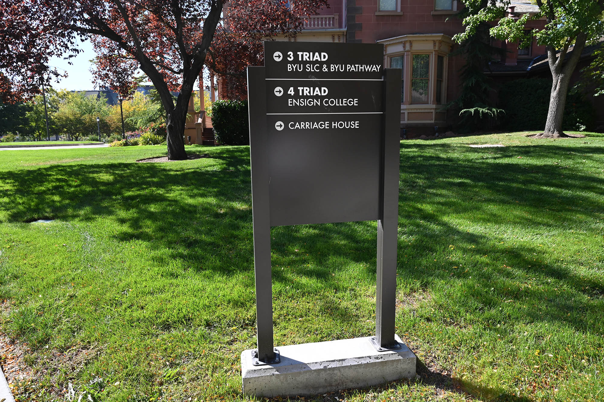 Traid_Center_Signage_Exterior_Wayfinding_Brown_Sign_Wide_Angle