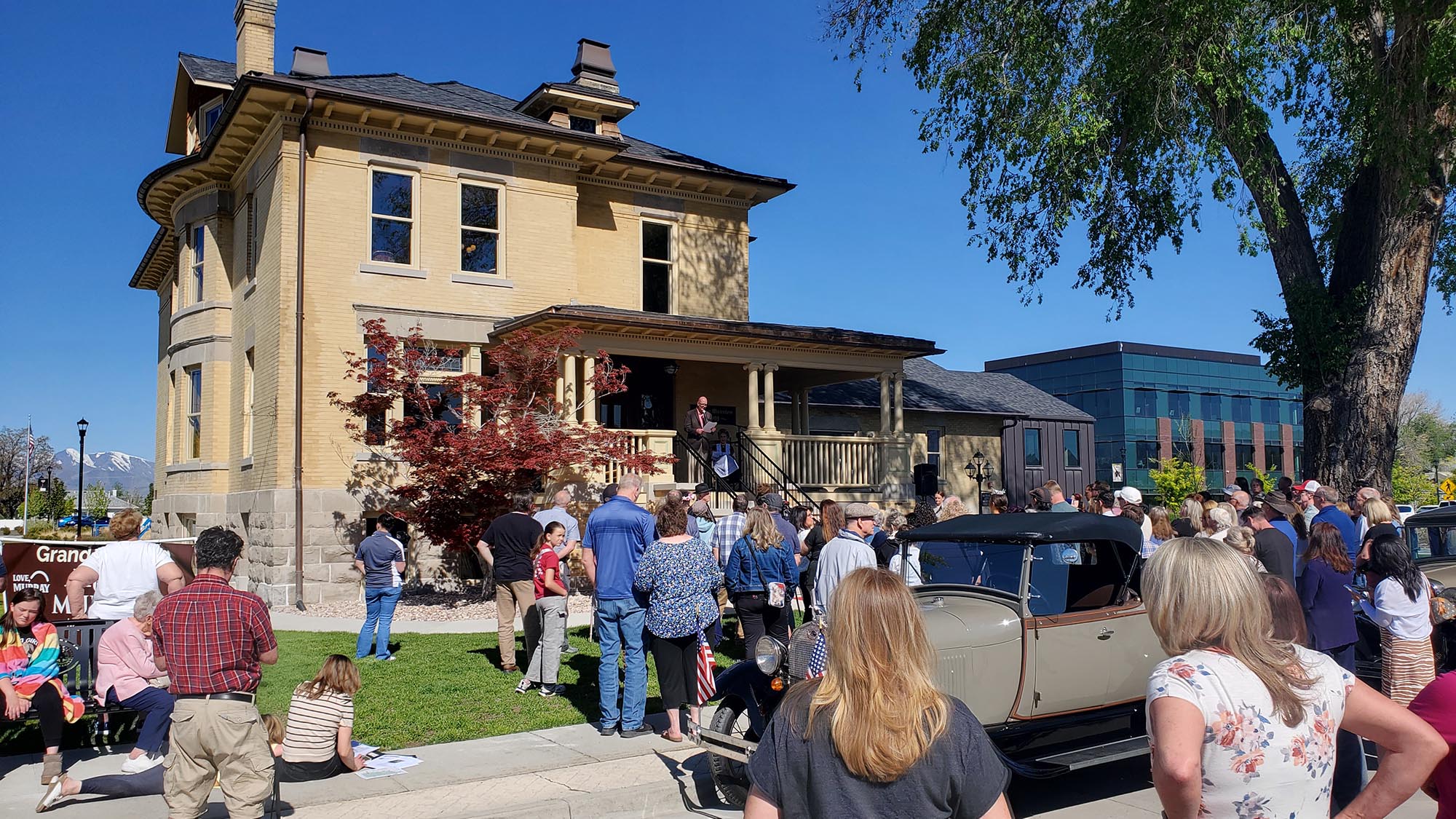 Cahoon-Mansion-Ribbon-Cutting-1