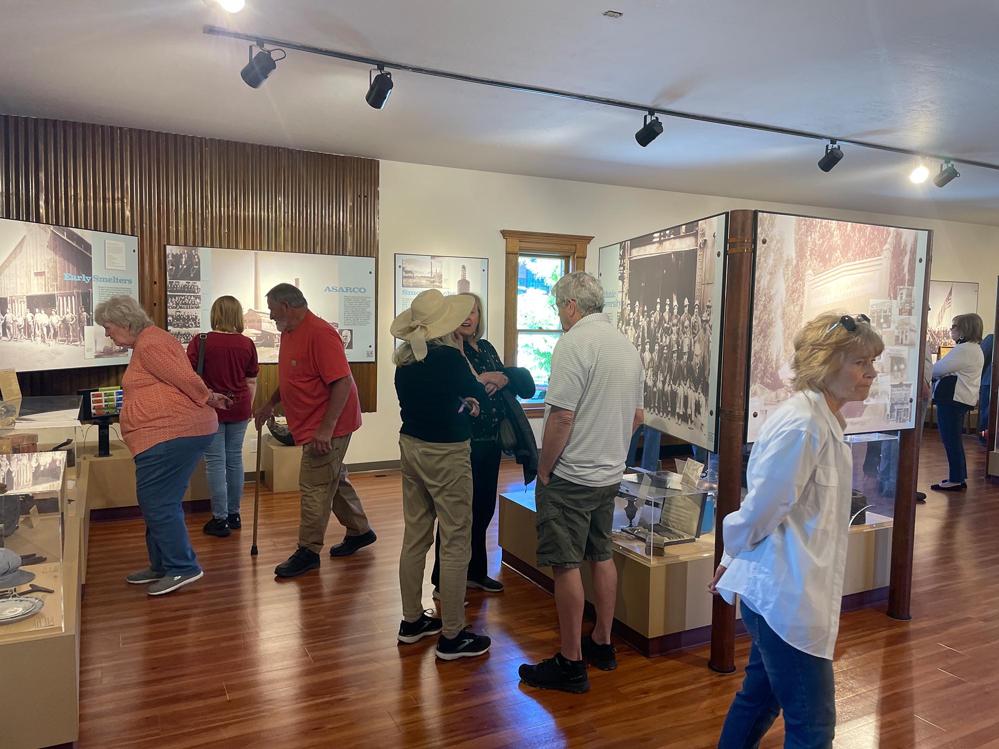 Cahoon-Mansion-Ribbon-Cutting-27