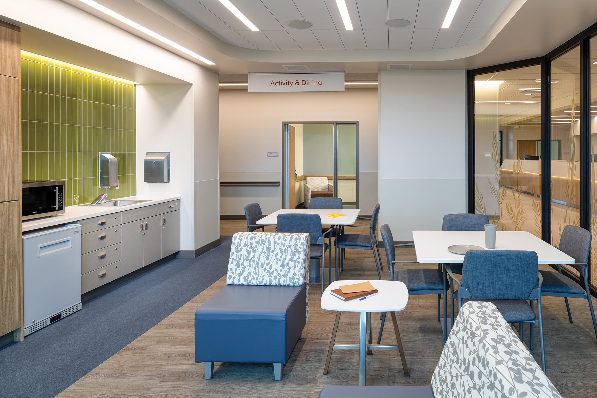 HMHI-Kem-Carolyn-Gardner-Crisis-Care-Center-Interior-L3-Green-Activity-and-Dining