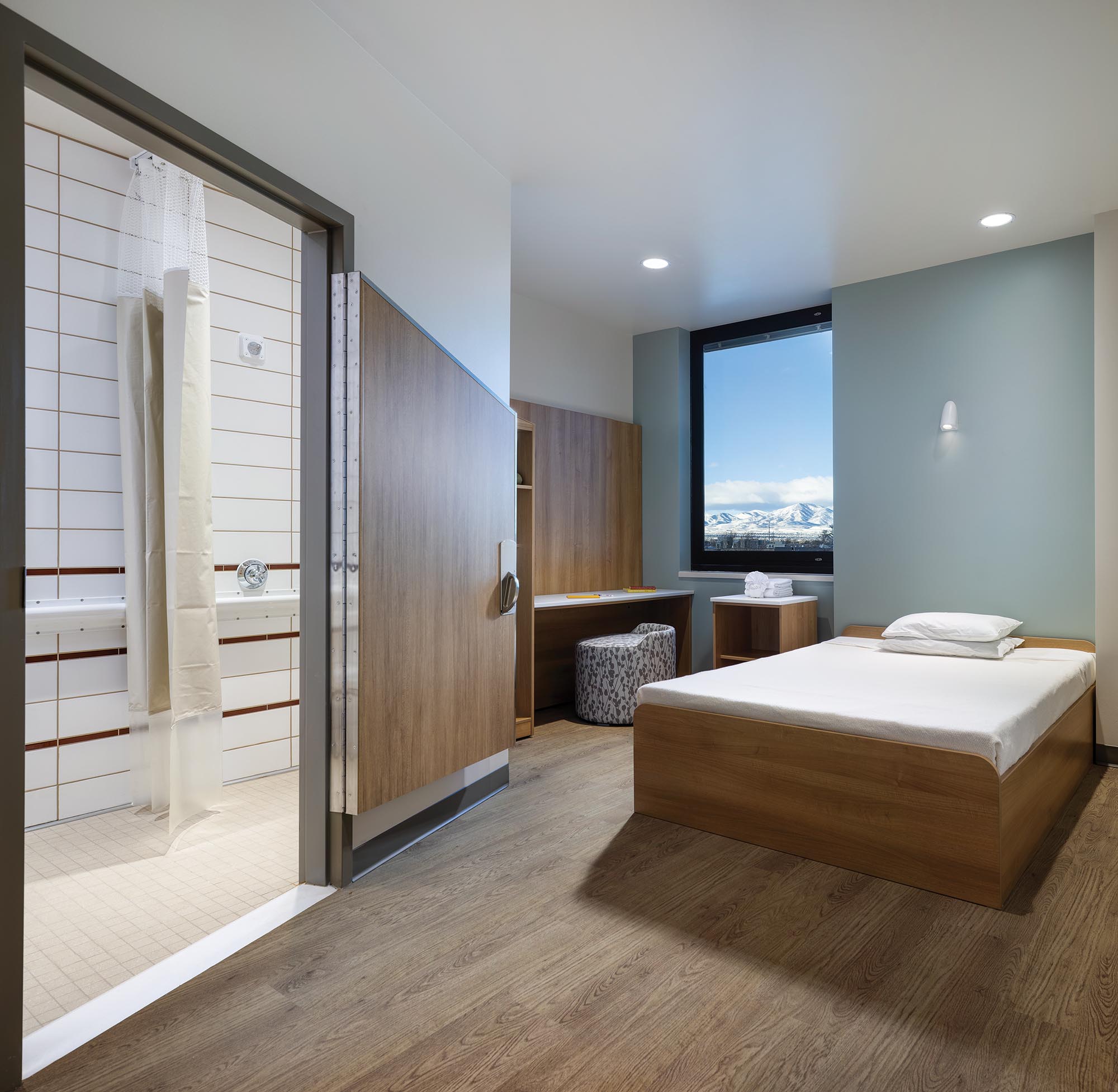 HMHI-Kem-Carolyn-Gardner-Crisis-Care-Center-Interior-L3-Single-Bedroom