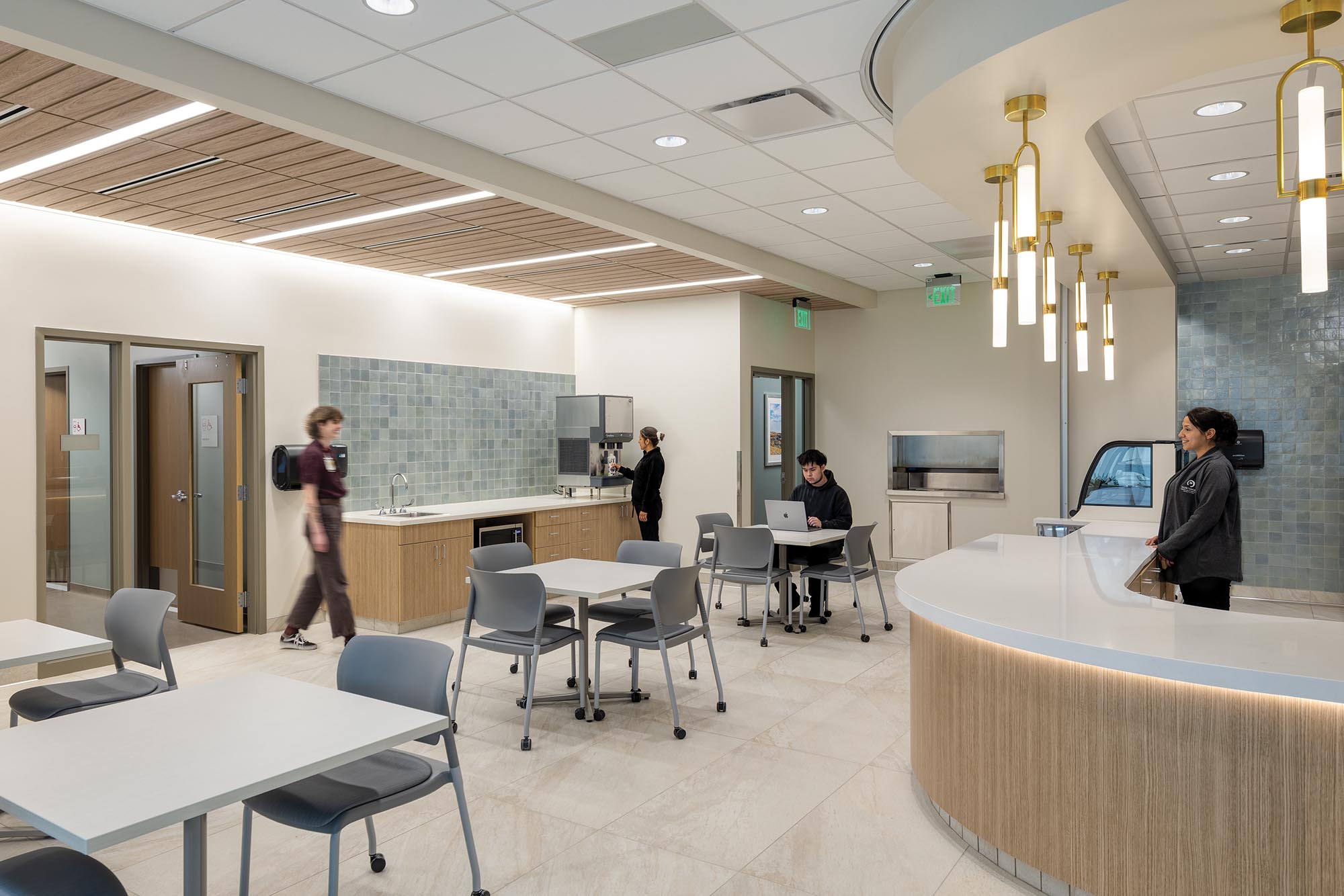 HMHI-Kem-Carolyn-Gardner-Crisis-Care-Center-Interior-Staff-Cafe-and-Hallways-People